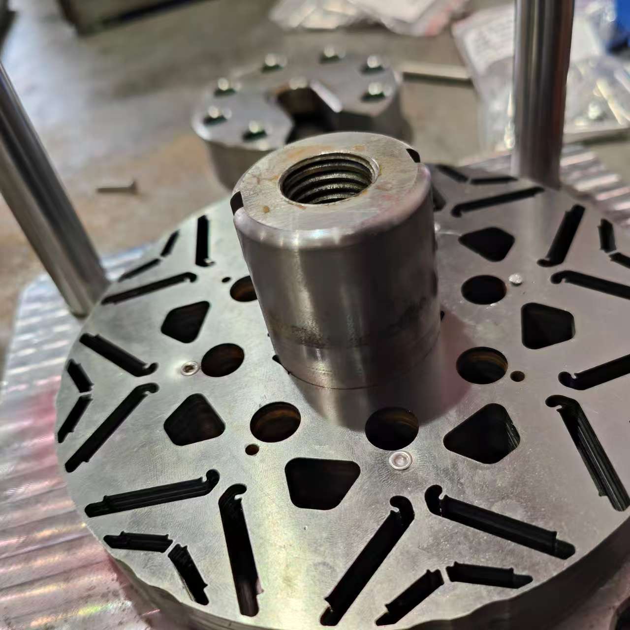 汽车驱动电机装配